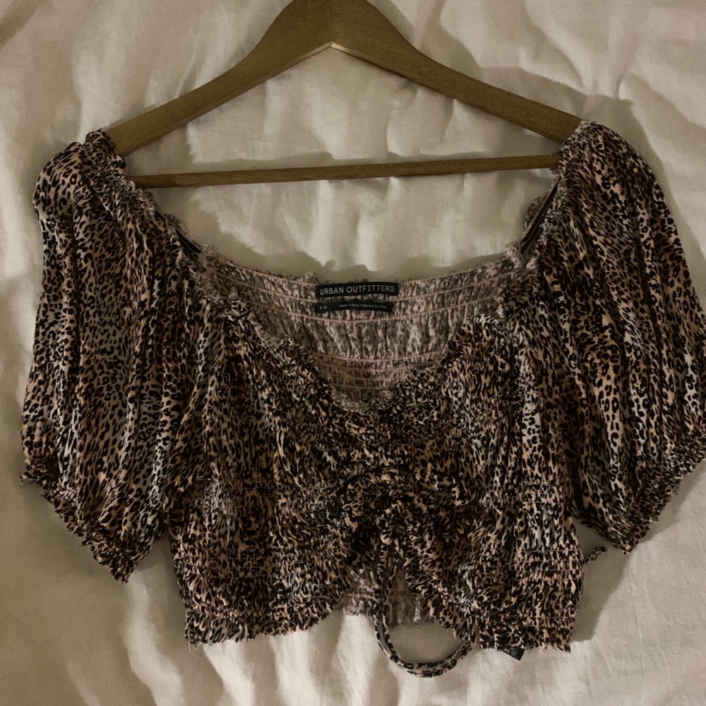 CHEETAH PRINT CROP TOP